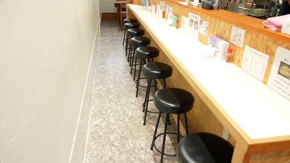 讃岐うどん丸喜のカウンター席