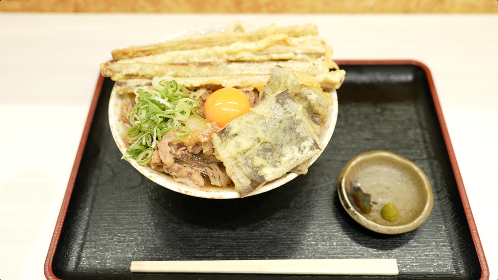 讃岐うどん丸喜の肉玉ごぼ天うどん