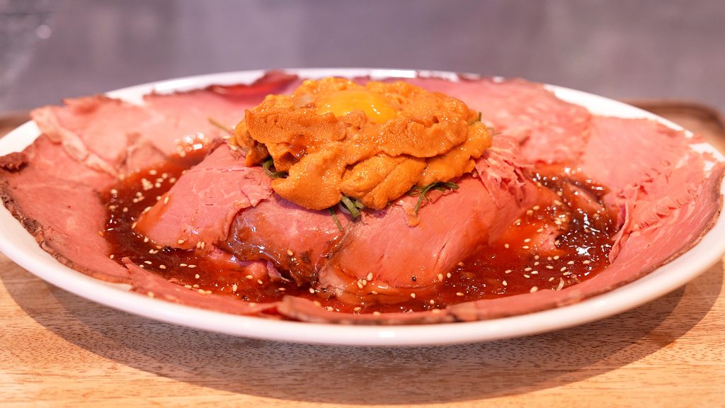 ウニの贅沢ローストビーフ丼