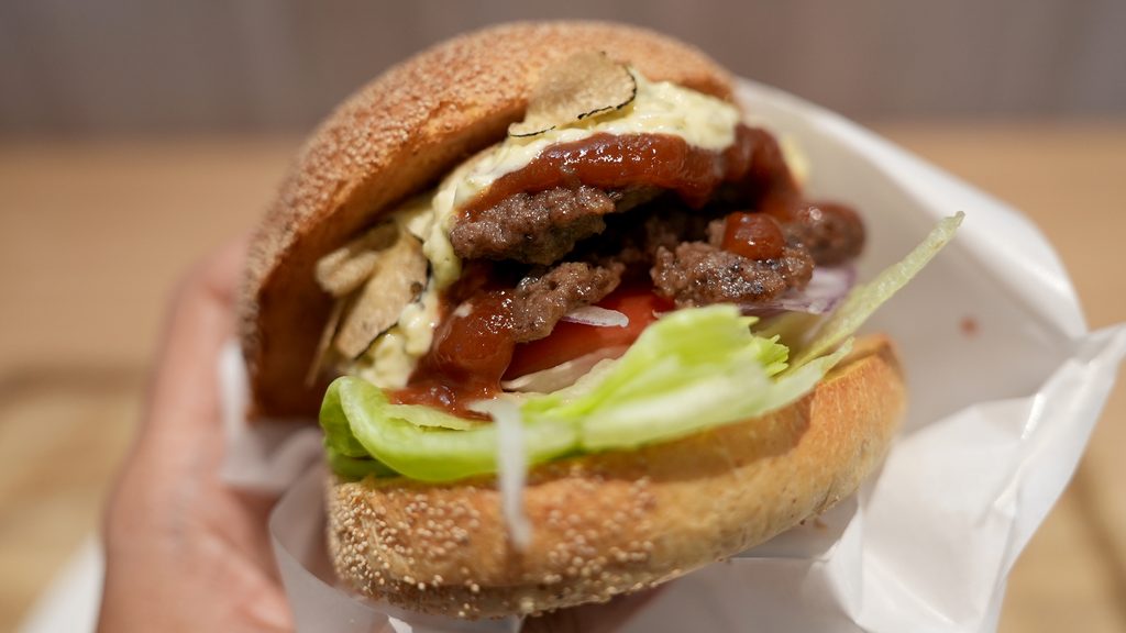 フレッシュサマー黒トリュフバーガー